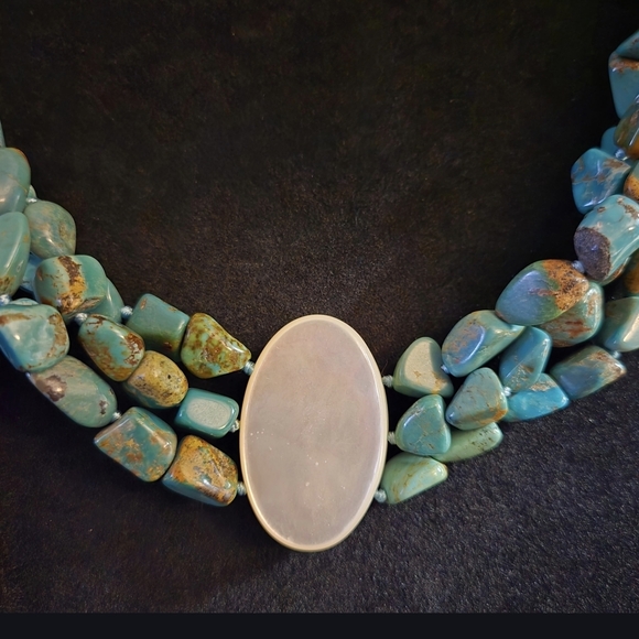 Turquoise 3-Strand Necklace with Mother of Pearl - Picture 4 of 5